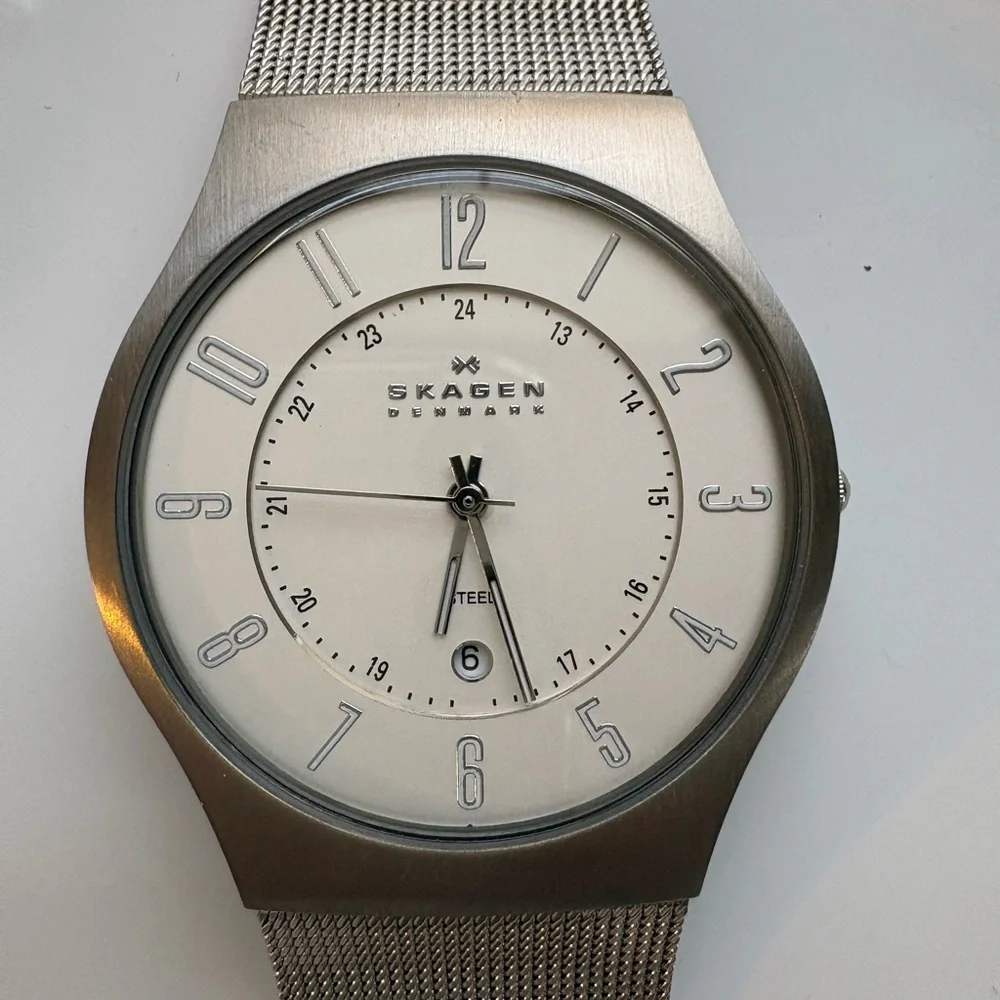 Skagen Stainless Steel Mesh Watch White Dial Date 24-Hour - Picture 3 of 10